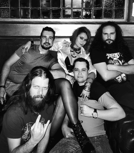 Foto com os integrantes da banda